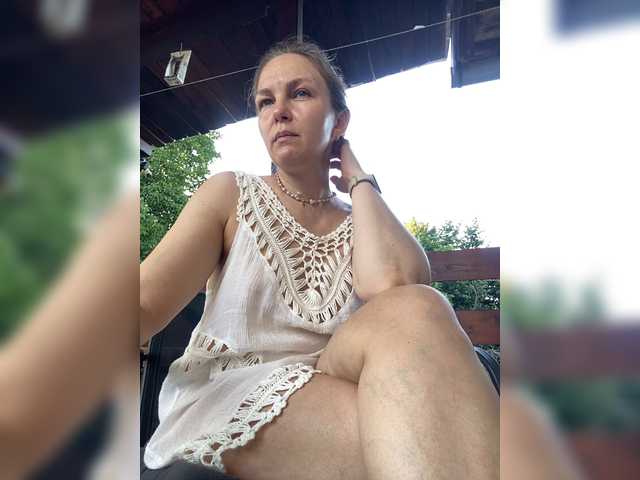 Alisasqrl live cam on BongaCams