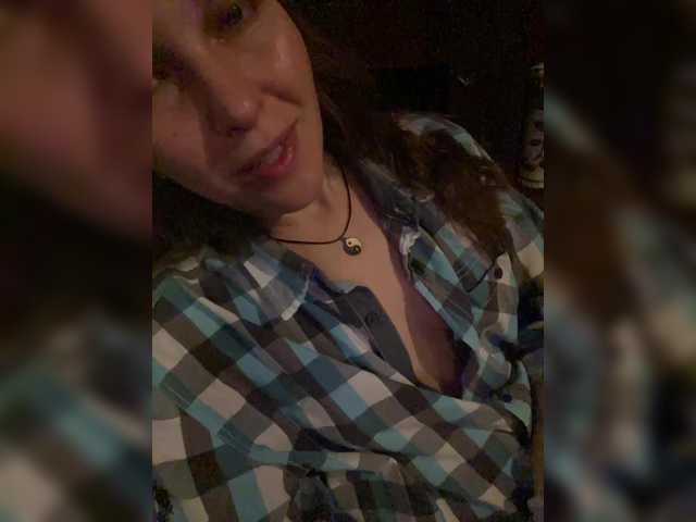 Alisasqrl live cam on BongaCams