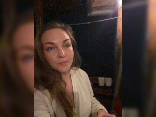 Alisasqrl live cam on BongaCams