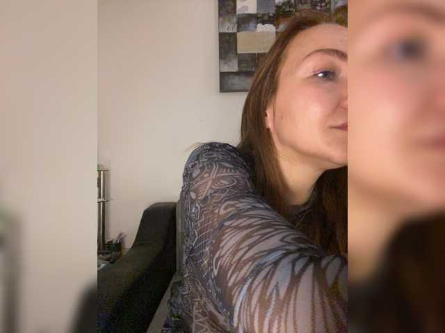 Alisasqrl live cam on BongaCams