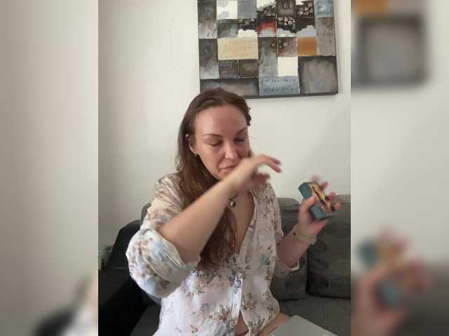 Alisasqrl live cam on BongaCams
