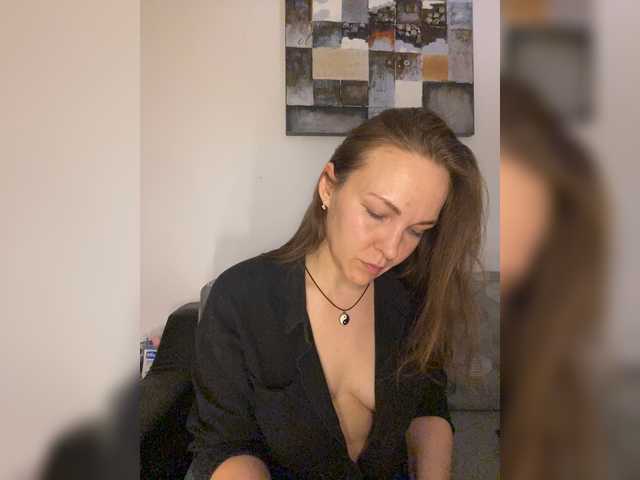 Alisasqrl live cam on BongaCams