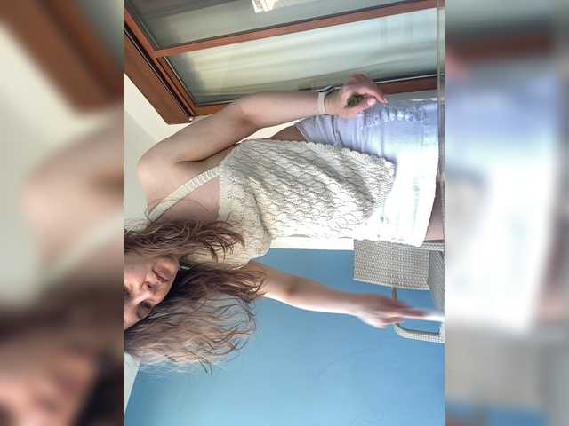 Alisasqrl live cam on BongaCams