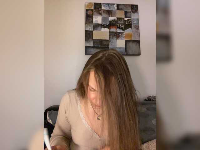Alisasqrl live cam on BongaCams