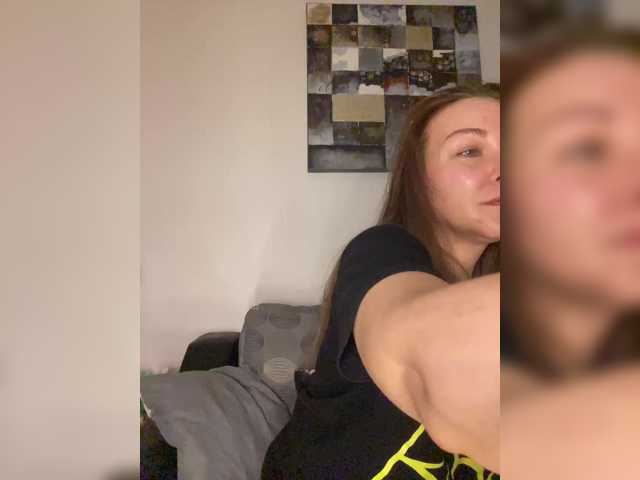 Alisasqrl live cam on BongaCams