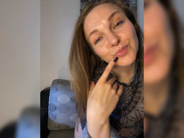 Alisasqrl live webcam show