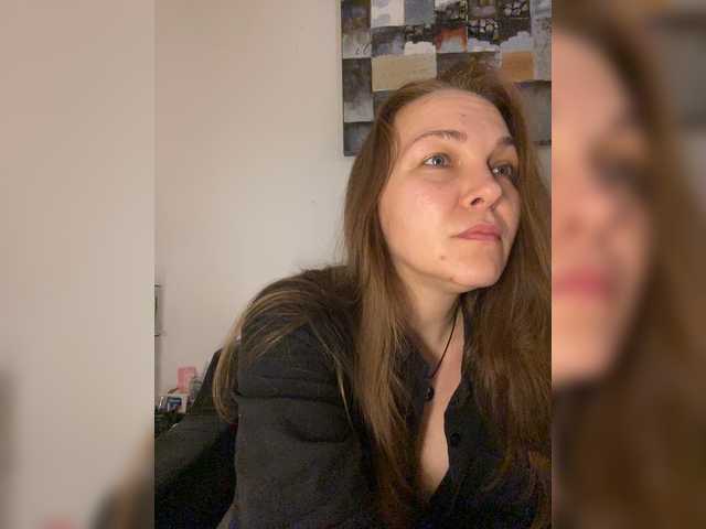 Alisasqrl live cam preview