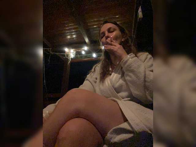 Alisasqrl live cam on BongaCams