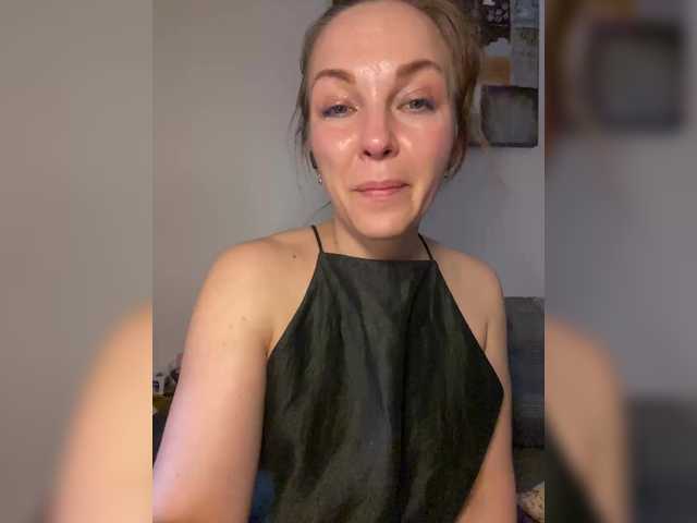 Alisasqrl live cam on BongaCams