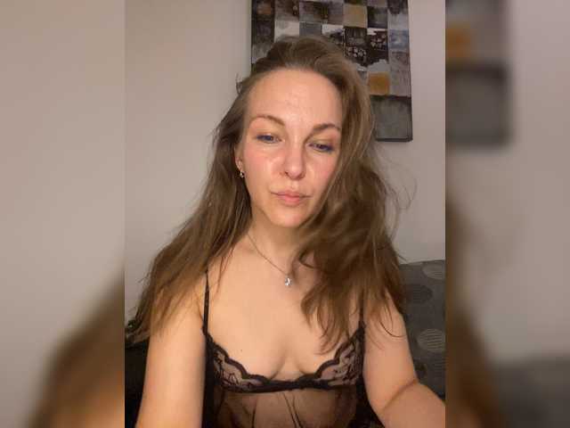 Alisasqrl live cam on BongaCams