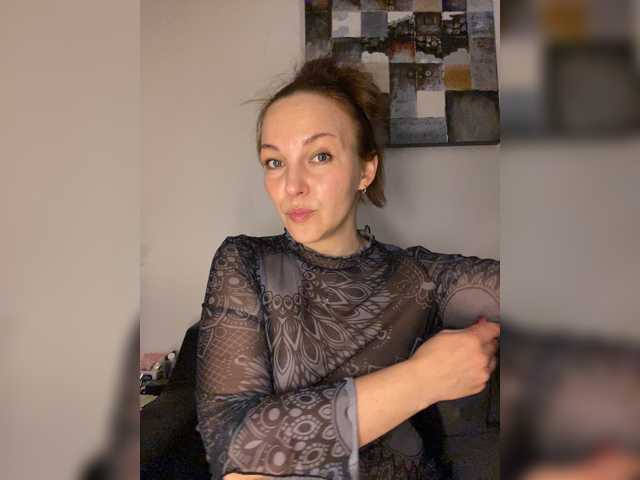 Alisasqrl live cam preview