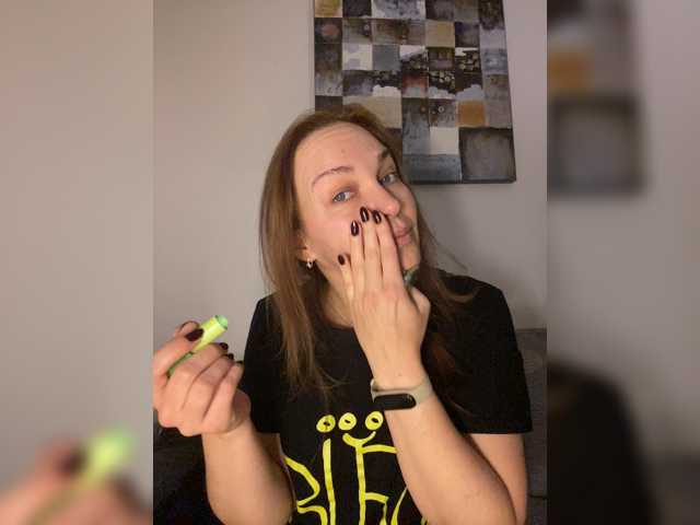 Alisasqrl live cam on BongaCams