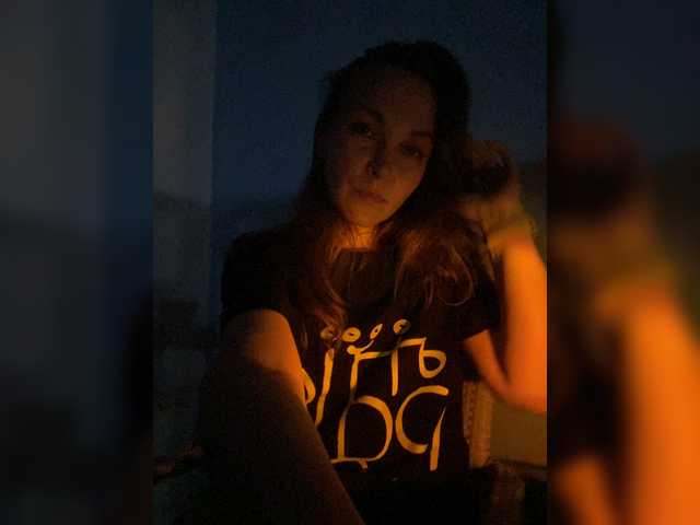 Alisasqrl live cam on BongaCams
