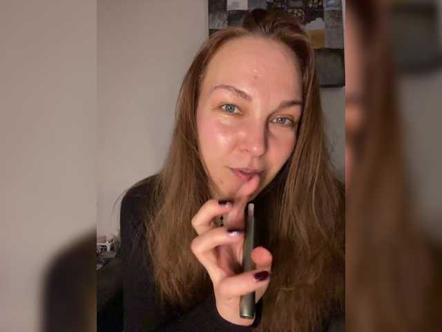 Alisasqrl live cam on BongaCams