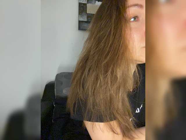 Alisasqrl live cam on BongaCams