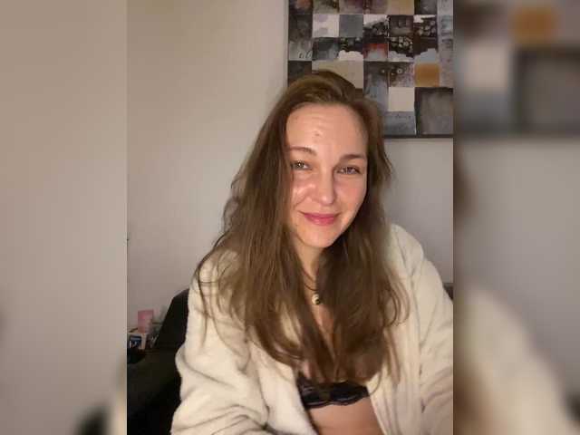 Alisasqrl live cam on BongaCams