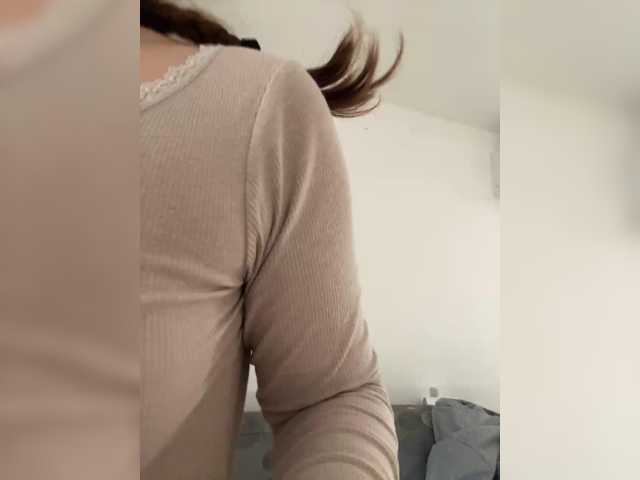Alisasqrl live cam on BongaCams