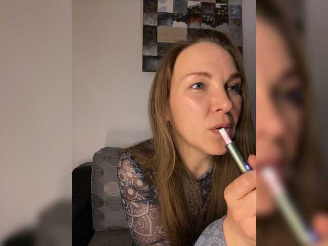 Alisasqrl live webcam show