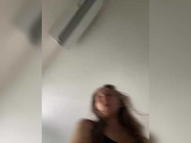 Alisasqrl live cam on BongaCams