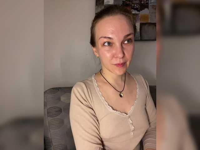 Alisasqrl live cam on BongaCams
