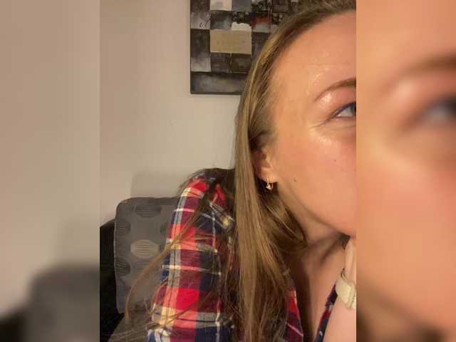 Alisasqrl live webcam show
