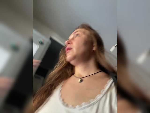 Alisasqrl live cam on BongaCams