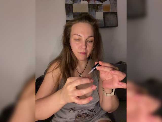 Alisasqrl live cam on BongaCams