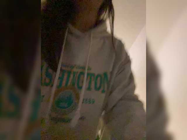 Alisasqrl live cam on BongaCams