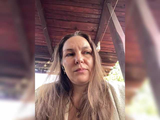 Alisasqrl live cam on BongaCams