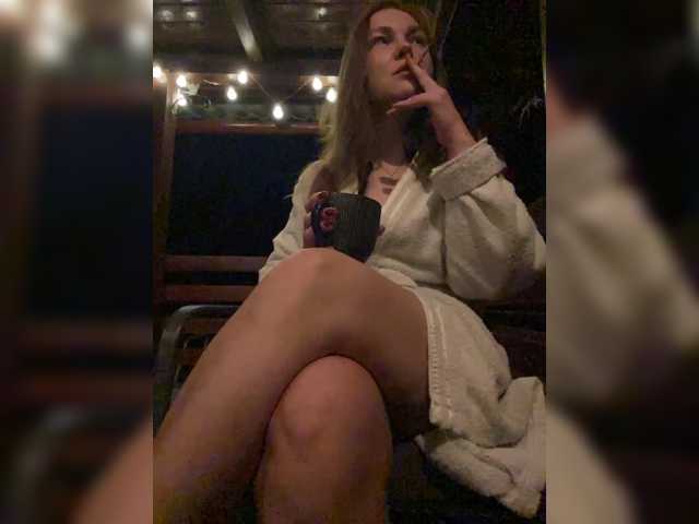 Alisasqrl live cam preview