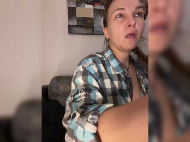 Alisasqrl live cam on BongaCams