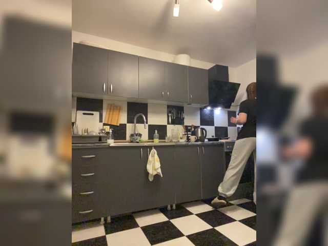 Alisasqrl live cam on BongaCams