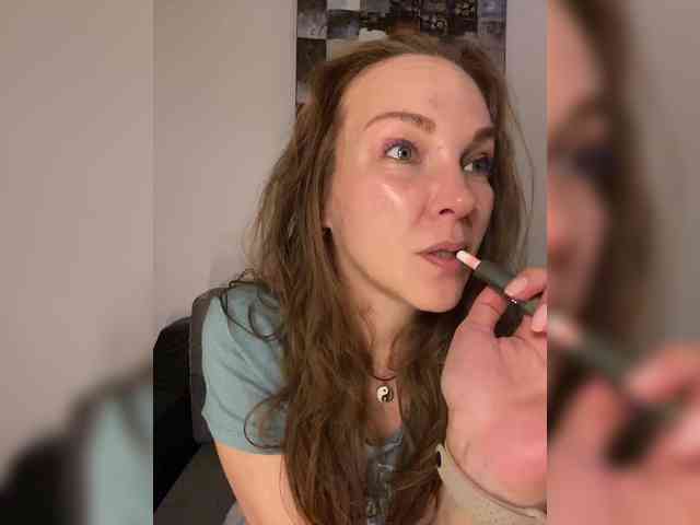 alisasqrl's live room