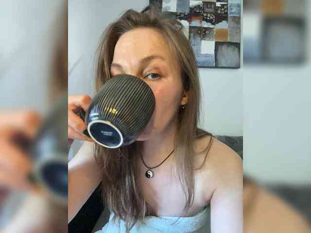 Модель: Alisasqrl