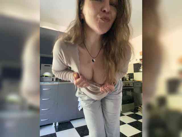 Модель: Alisasqrl