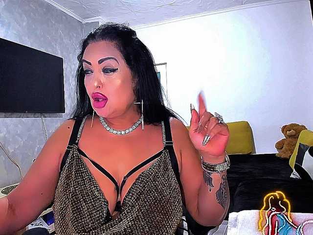 brendaxxx1 live cam on BongaCams