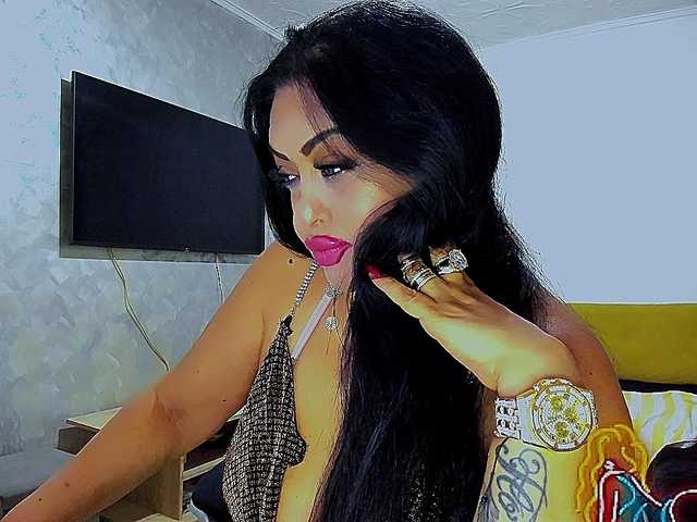 brendaxxx1 live cam on BongaCams