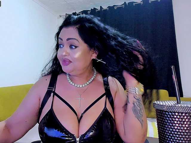 brendaxxx1 live webcam show