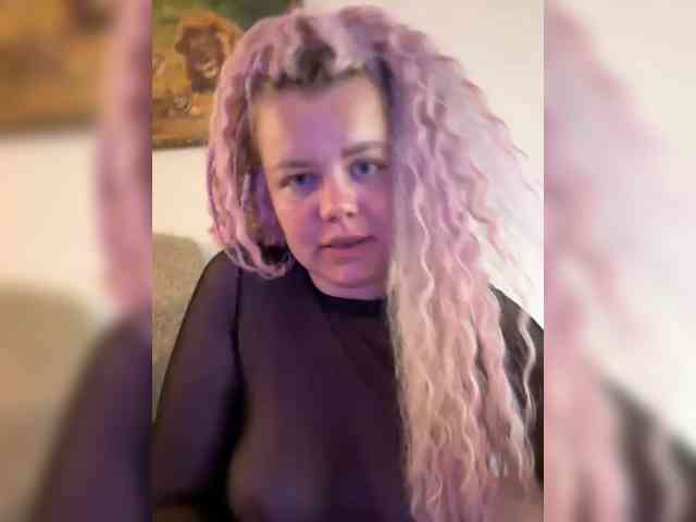 LoveMarin webcam