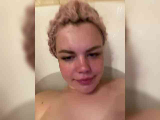 LoveMarin webcam