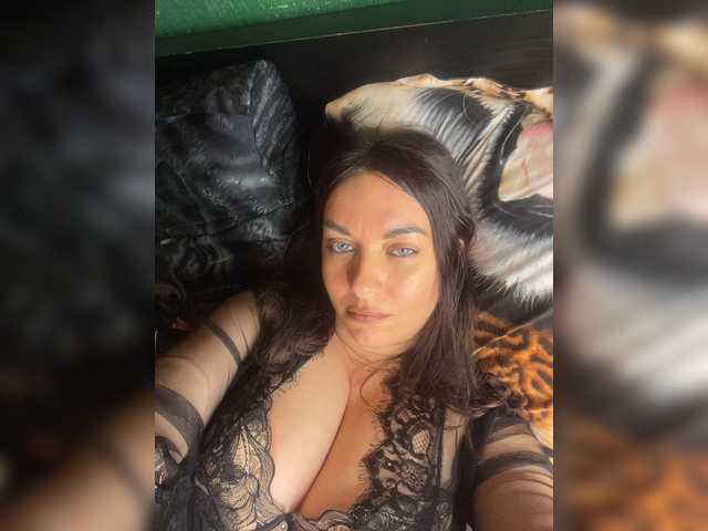 Vishenkakiss live cam on BongaCams