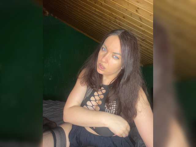Vishenkakiss live cam on BongaCams