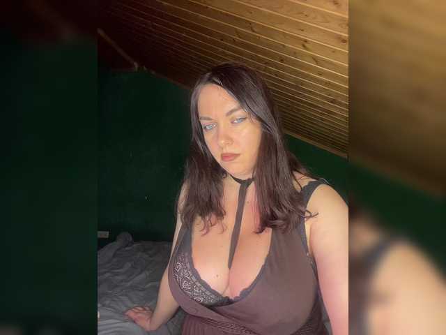 Vishenkakiss live cam on BongaCams
