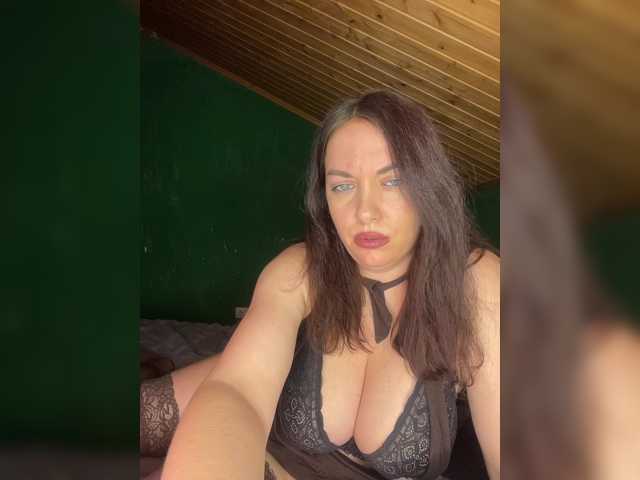 Vishenkakiss live cam on BongaCams