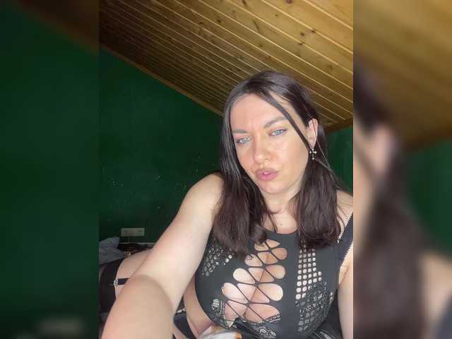Vishenkakiss live cam on BongaCams