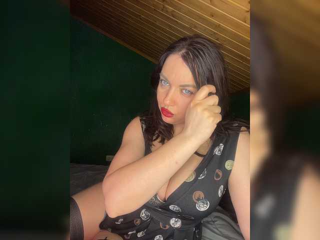 Vishenkakiss live cam on BongaCams