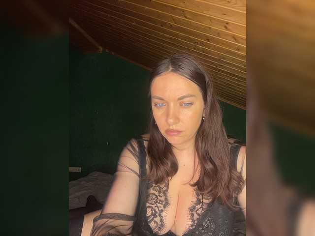 Vishenkakiss live cam on BongaCams