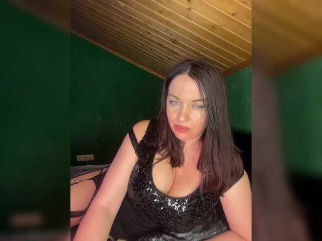 Vishenkakiss live cam on BongaCams