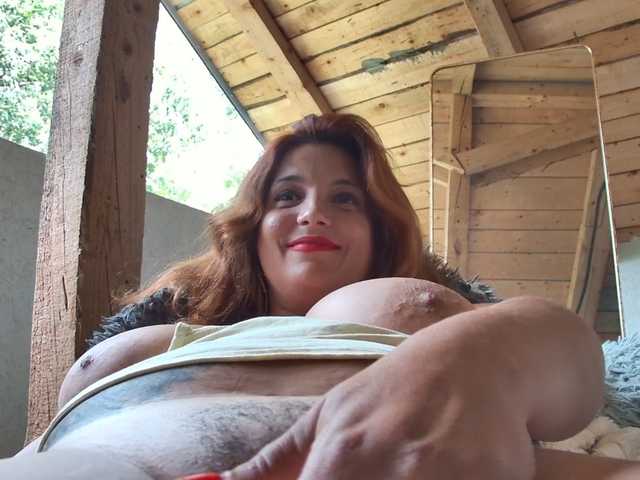 curvyana cam belle