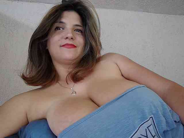 curvyana webcam